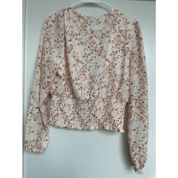NWT Violets & Roses Womens Off-White Floral Long Sleeve Smocked Blouse Size LP - Picture 3 of 8